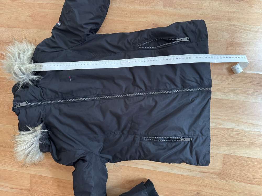 Zimná bunda Tommy Jeans, veľ. M