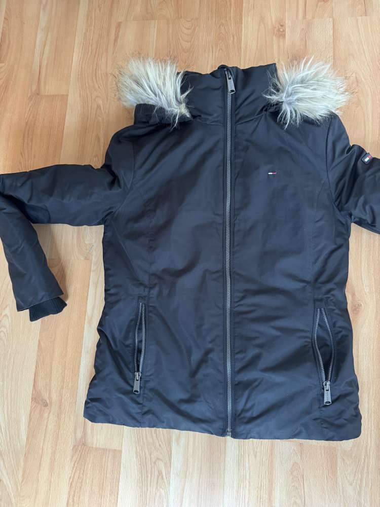 Zimná bunda Tommy Jeans, veľ. M