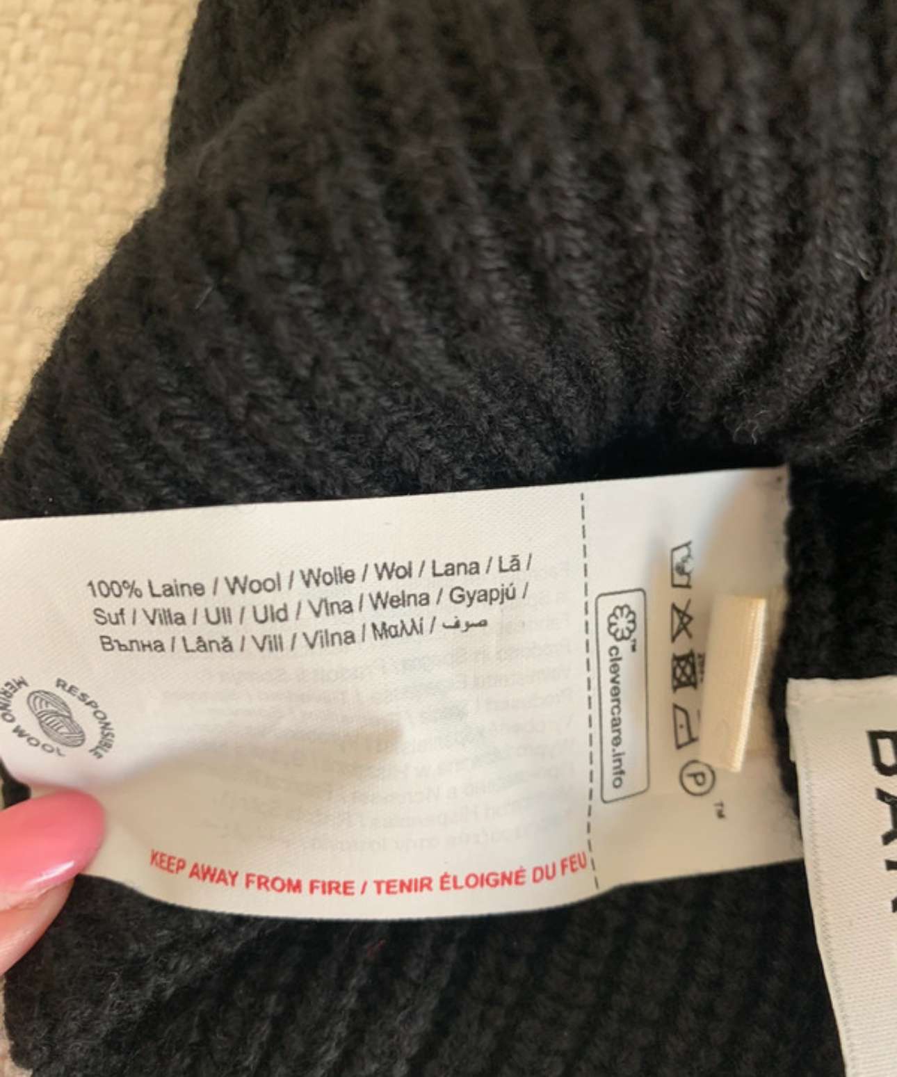 Unisex čierna zimná čiapka z merino vlny Baron Filou