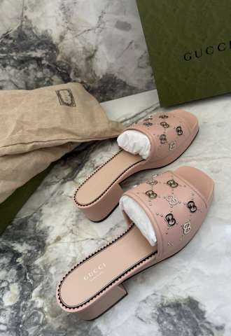 https://www.vipluxury.sk/Gucci celokozene slapky velkost 39