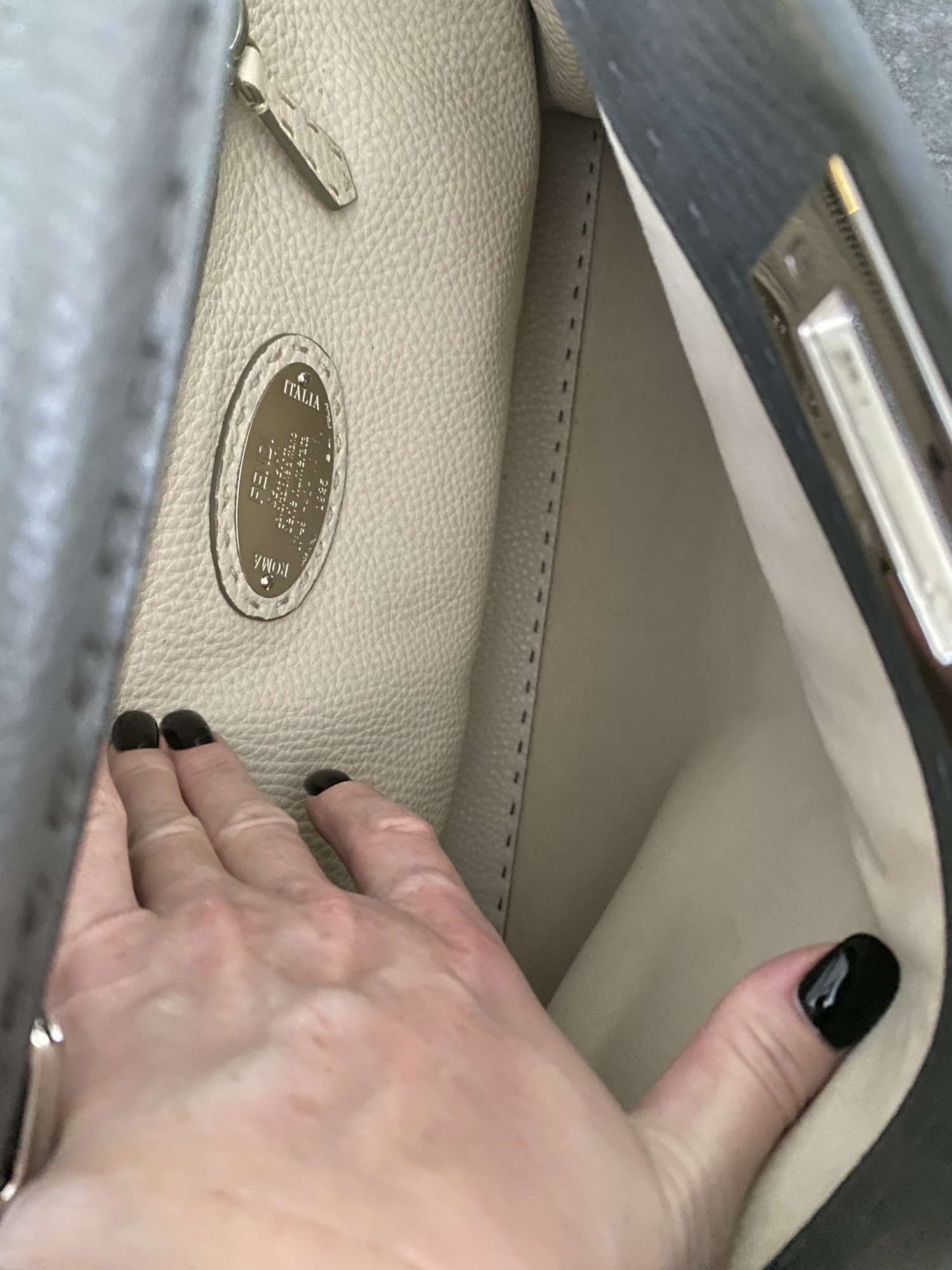 Kabelka Fendi Peekaboo