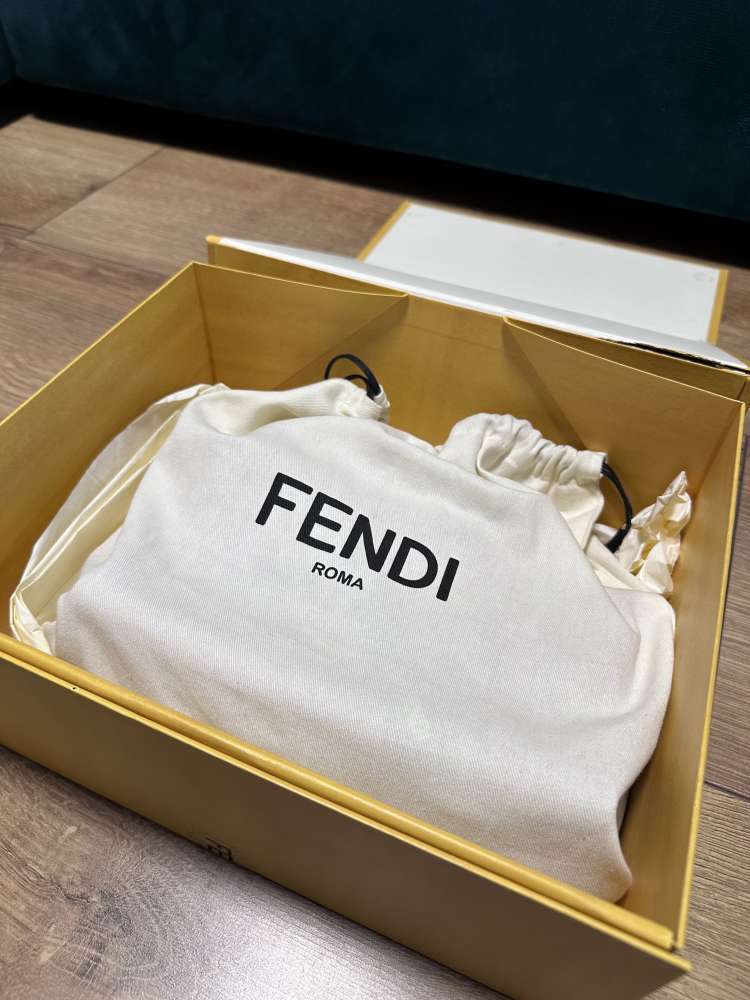 Fendi kabelka