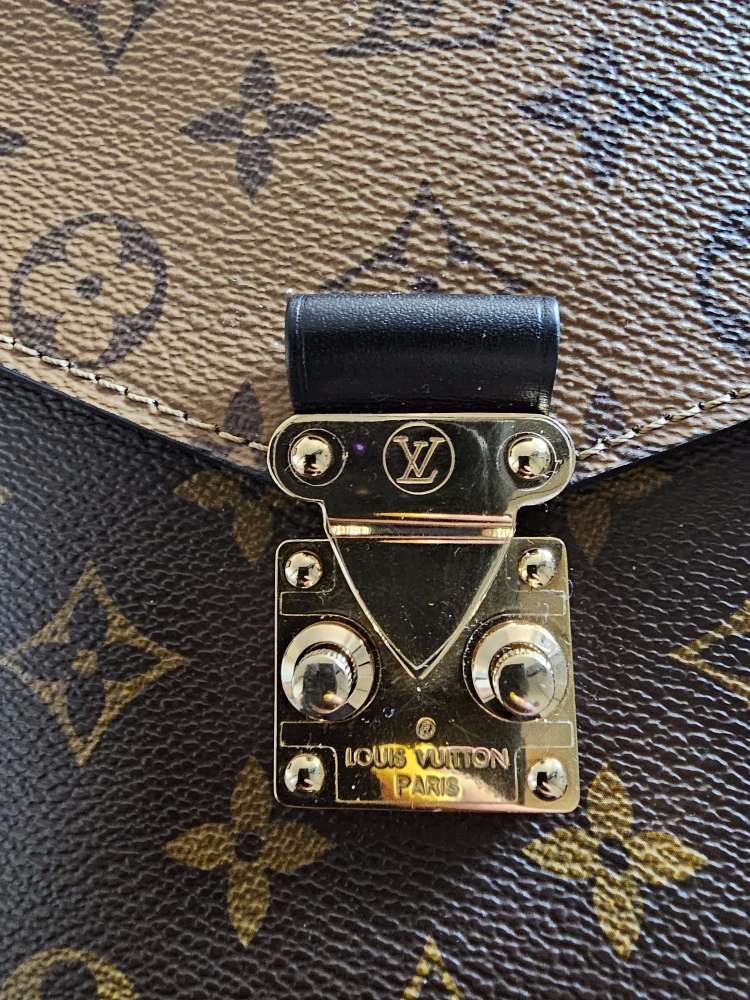 LV Metis Reverse