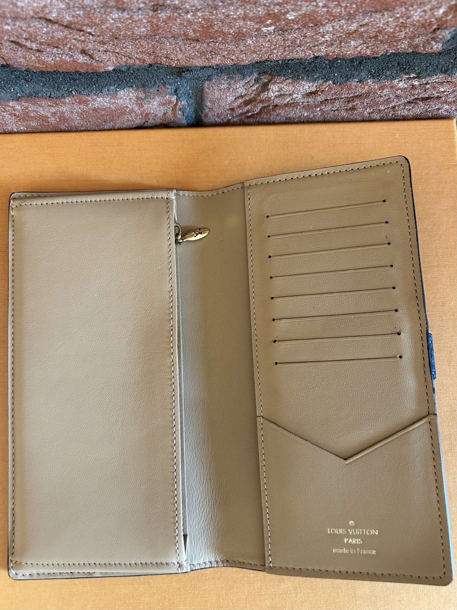 Louis Vuitton Vertical wallet penaženka
