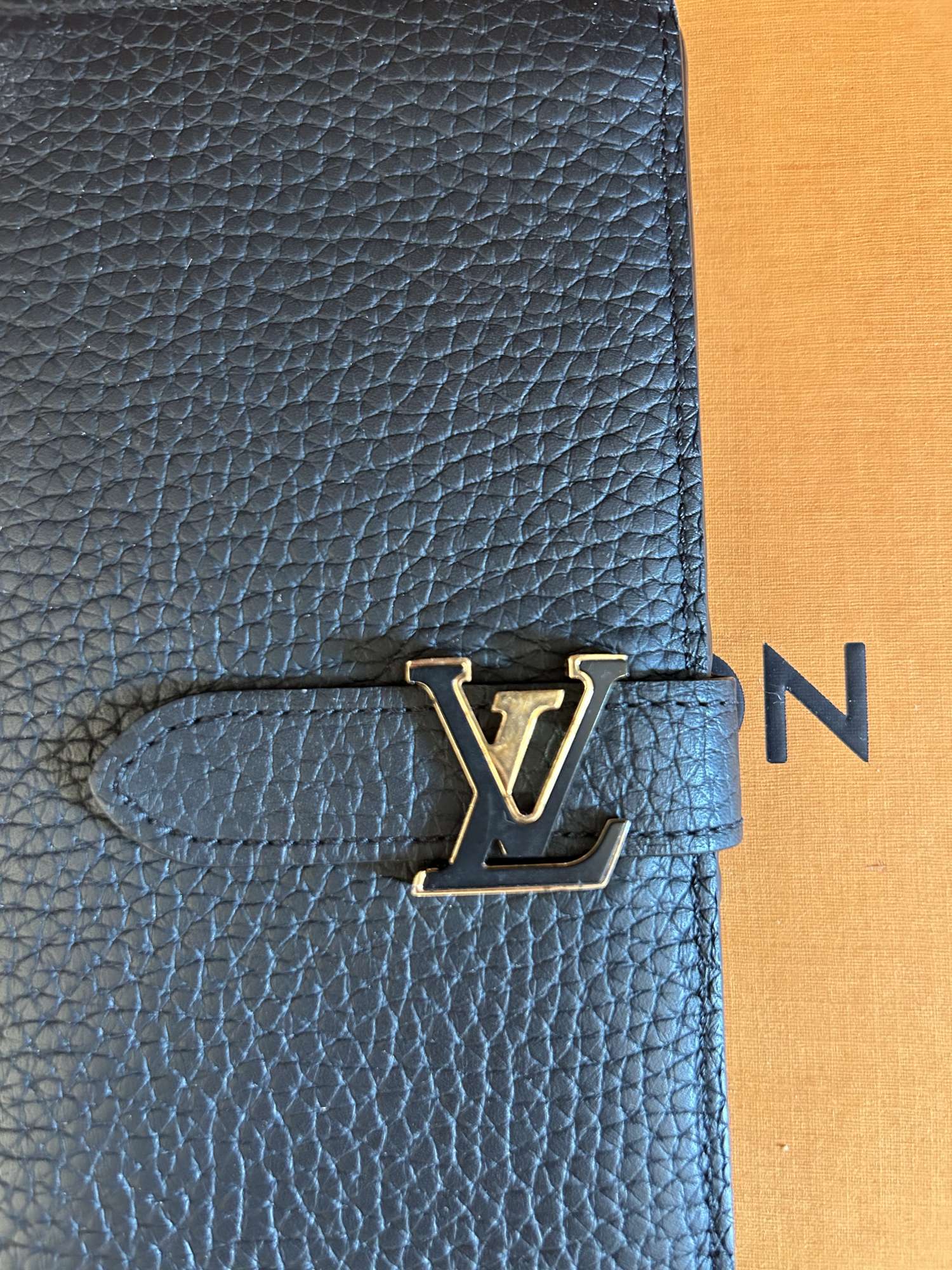 Louis Vuitton Vertical wallet penaženka