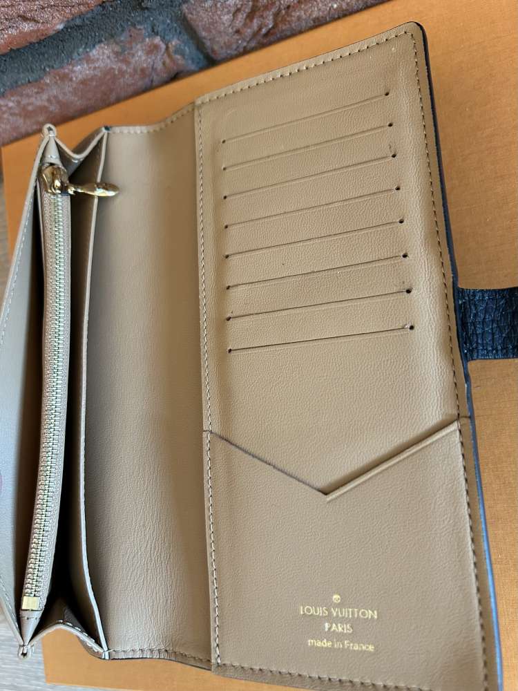 Louis Vuitton Vertical wallet penaženka