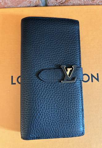 https://www.vipluxury.sk/Louis Vuitton Vertical wallet penaženka