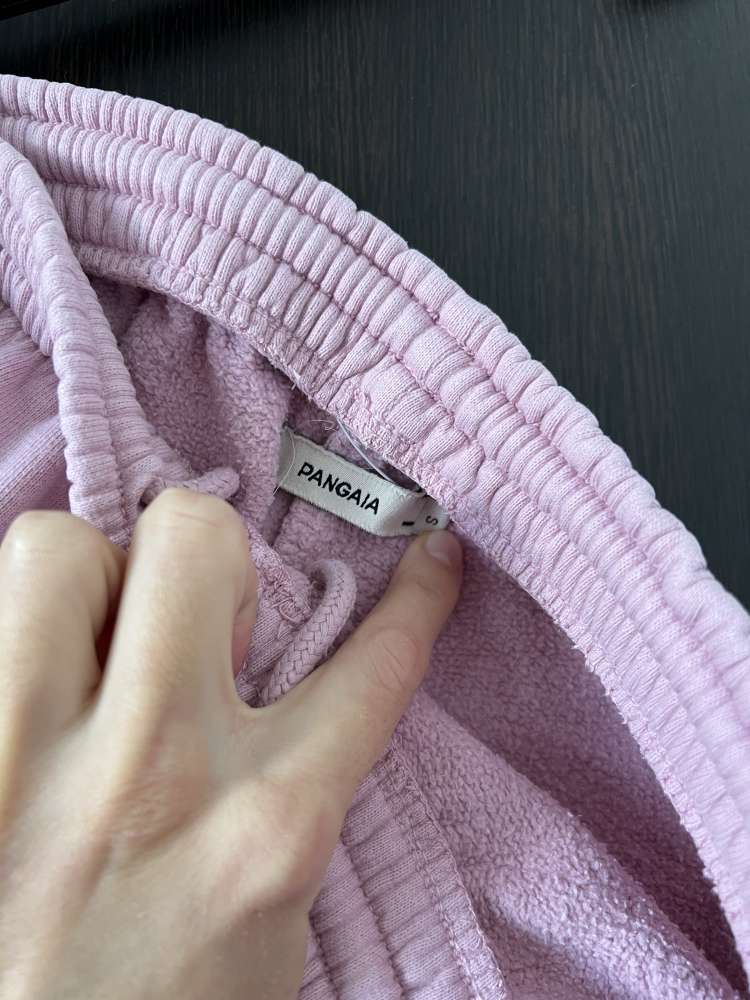 Pangaia bledoružová tepláková súprava