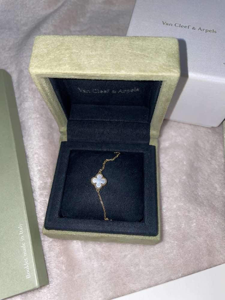 Van Cleef & Arpels, sweet Alhambra bracelet