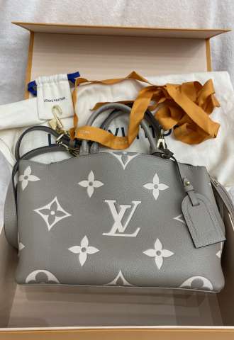 https://www.vipluxury.sk/Louis Vuitton petit palais kabelka