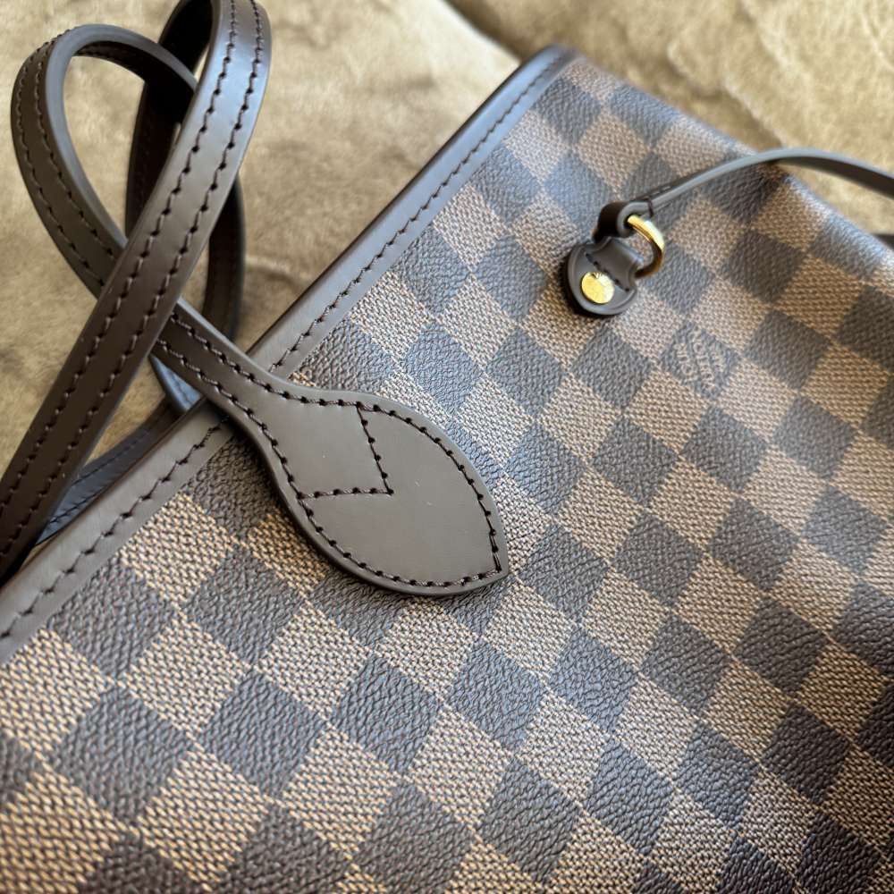 LOUIS VUITTON Neverfull MM Damier Cherry