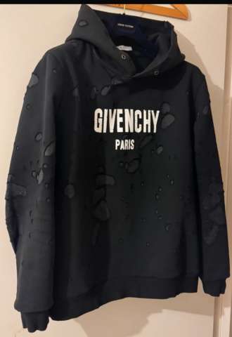 https://www.vipluxury.sk/Givenchy mikina