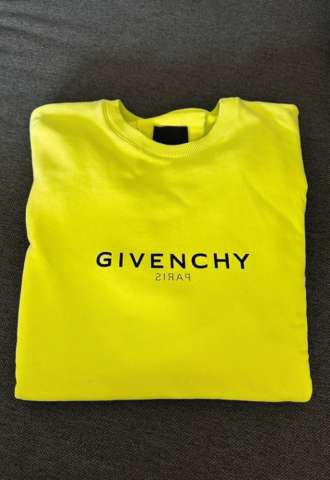https://www.vipluxury.sk/Givenchy mikina