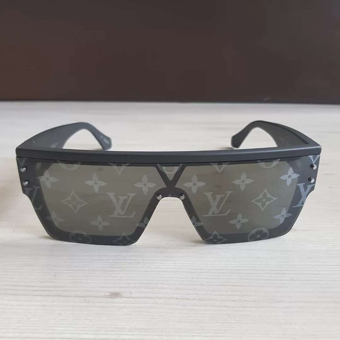 Louis Vuitton Bryle Waimea