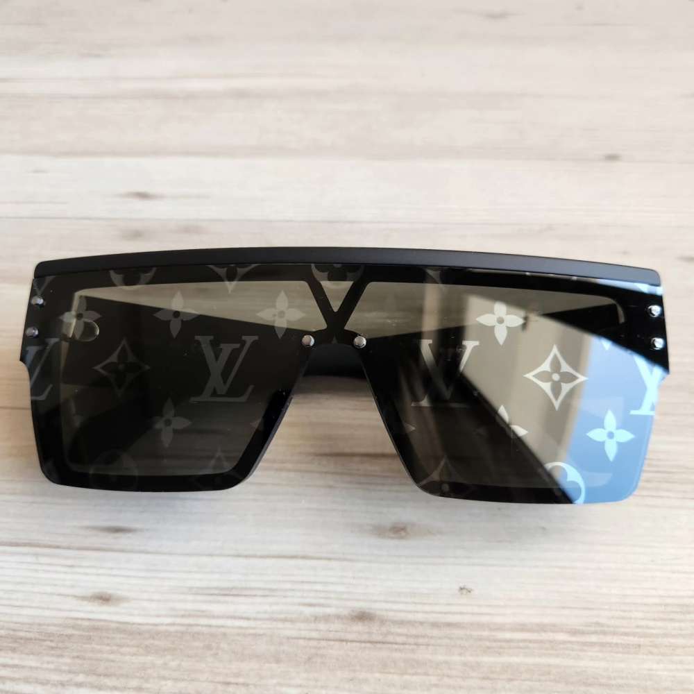 Louis Vuitton Bryle Waimea