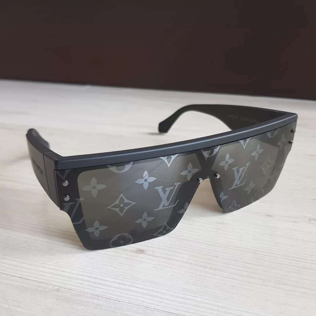 Louis Vuitton Bryle Waimea