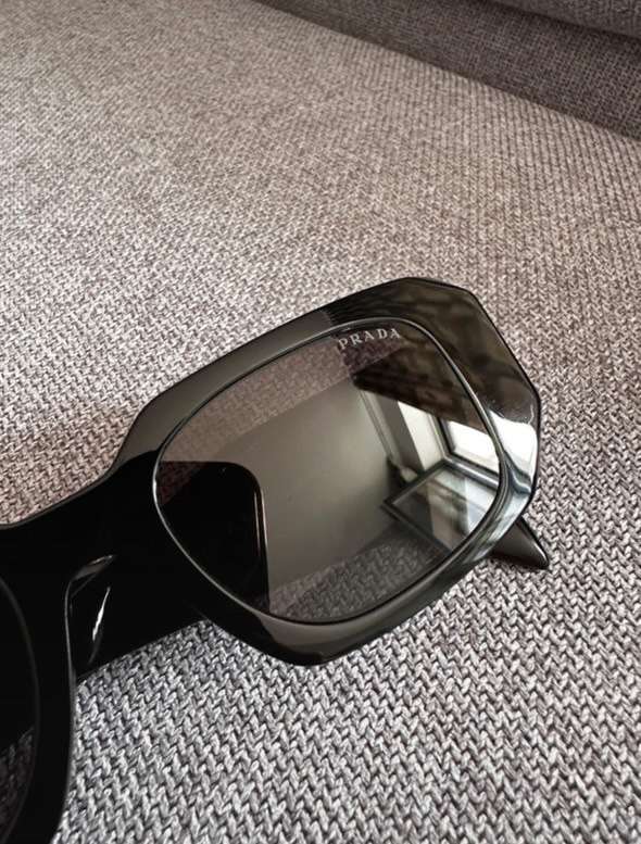 Prada  okuliare