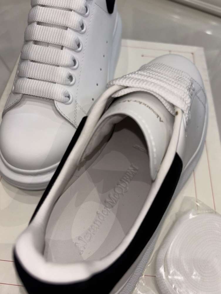 Alexander McQueen tenisky nové