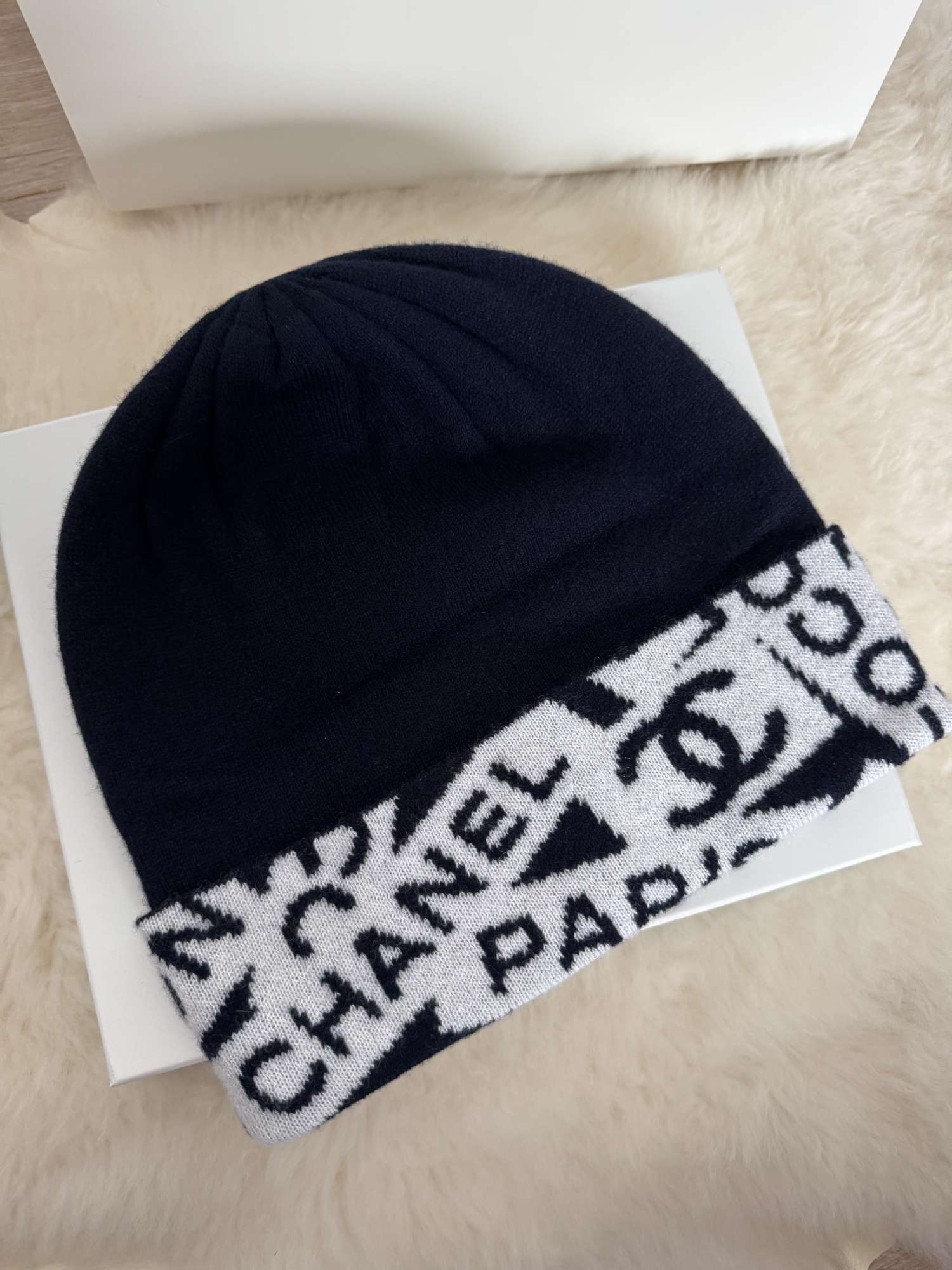 Chanel čiapka- nová, nenosená