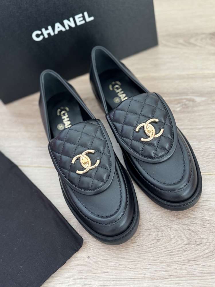 Chanel mokasiny
