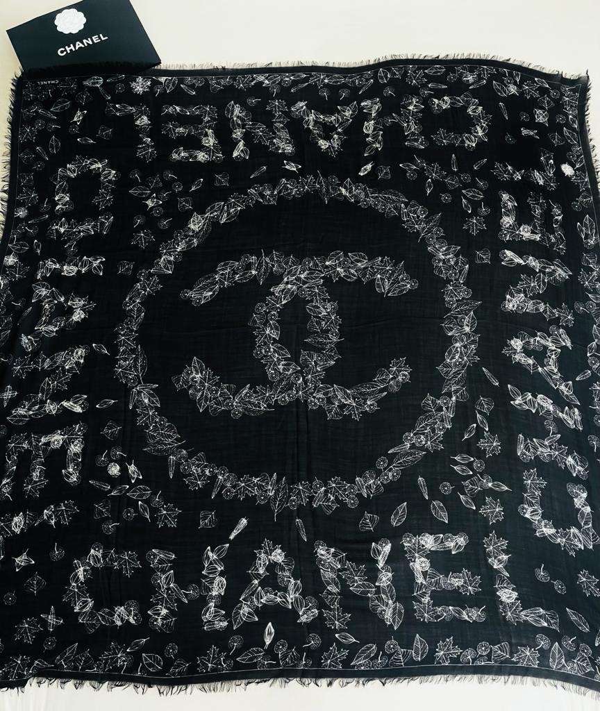 CHANEL VELIKÁNSKA KAŠMÍROVÁ ŠATKA 140X140 CM