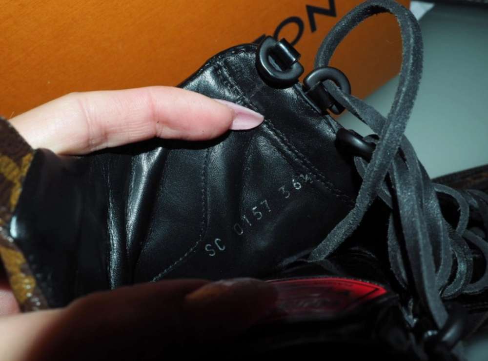 Louis Vuitton Laureate ankle leather desert boots
