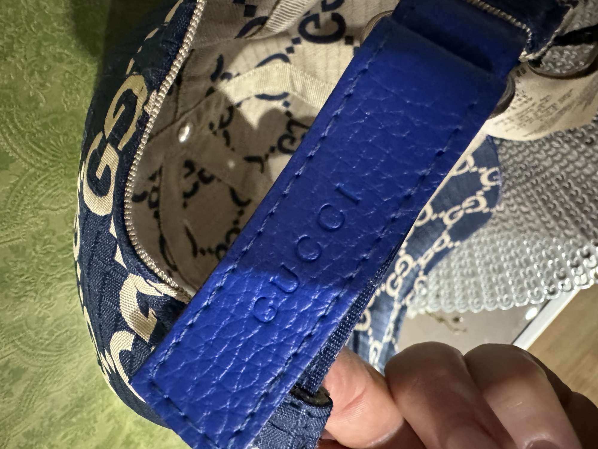 Gucci silt