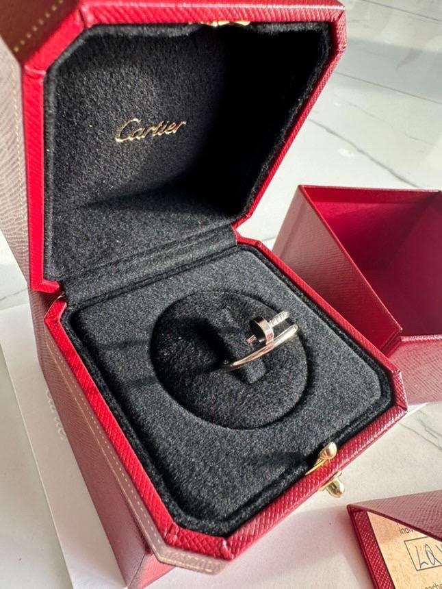 Cartier Juste un clou prsteň