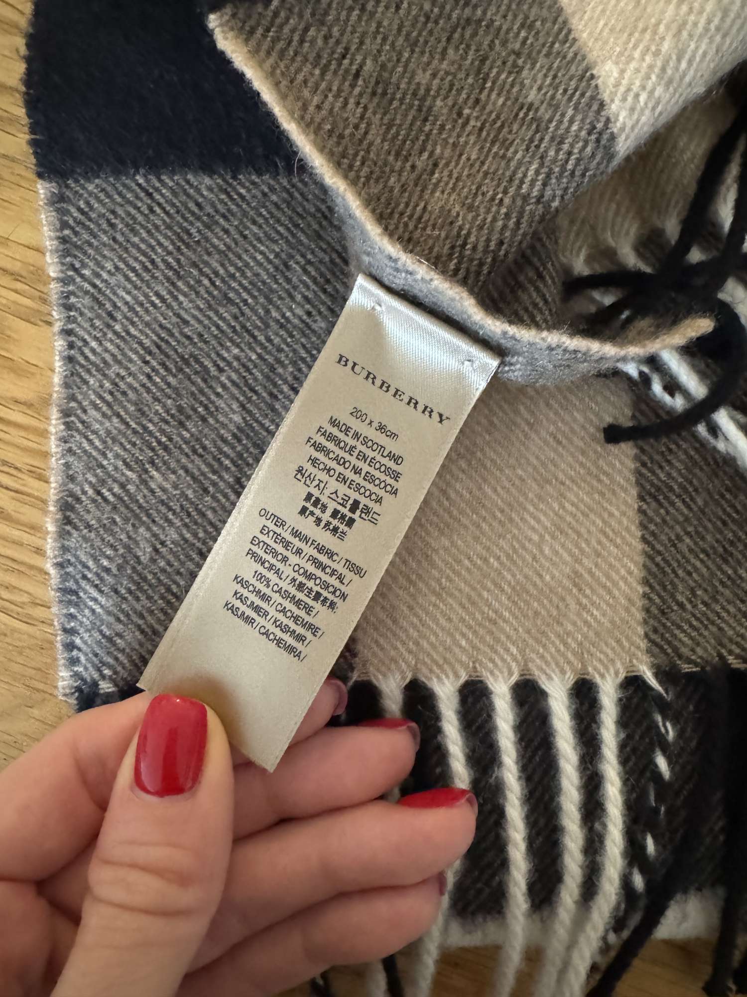 Šala Burberry