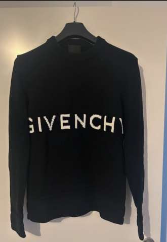 https://www.vipluxury.sk/Givenchy sveter