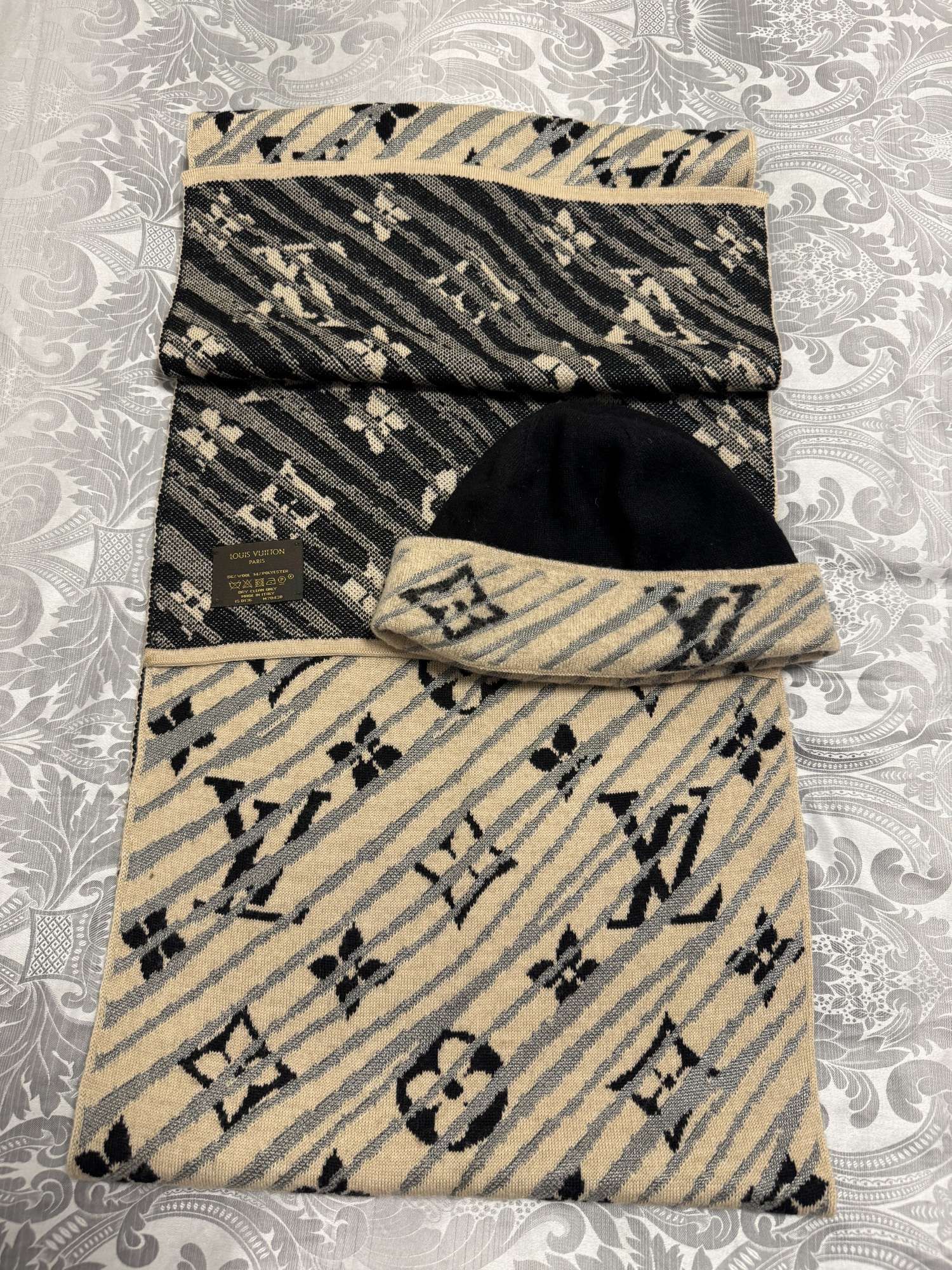 Čepice a šála Louis Vuitton