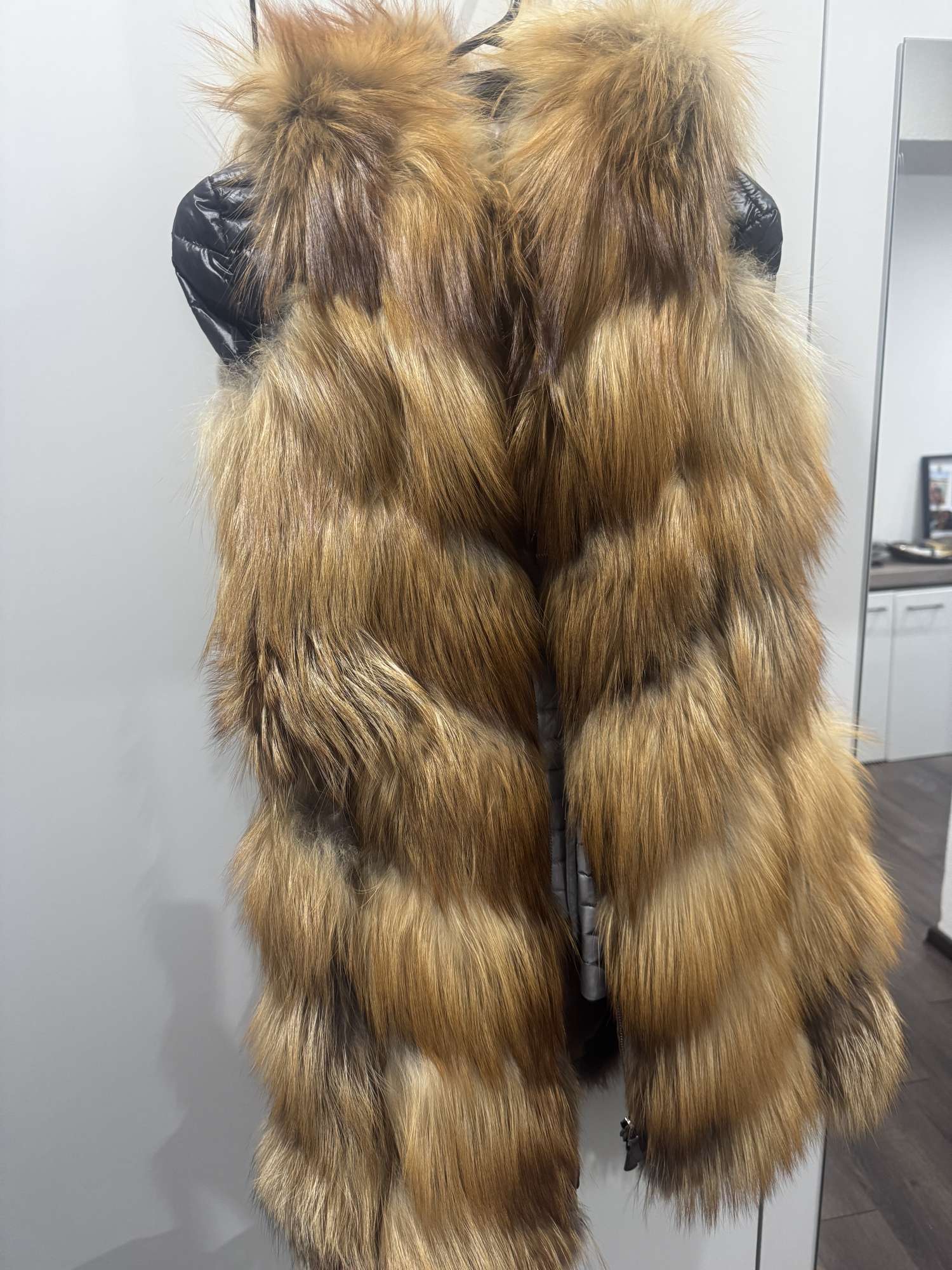 Kozusinova vesta z lisky