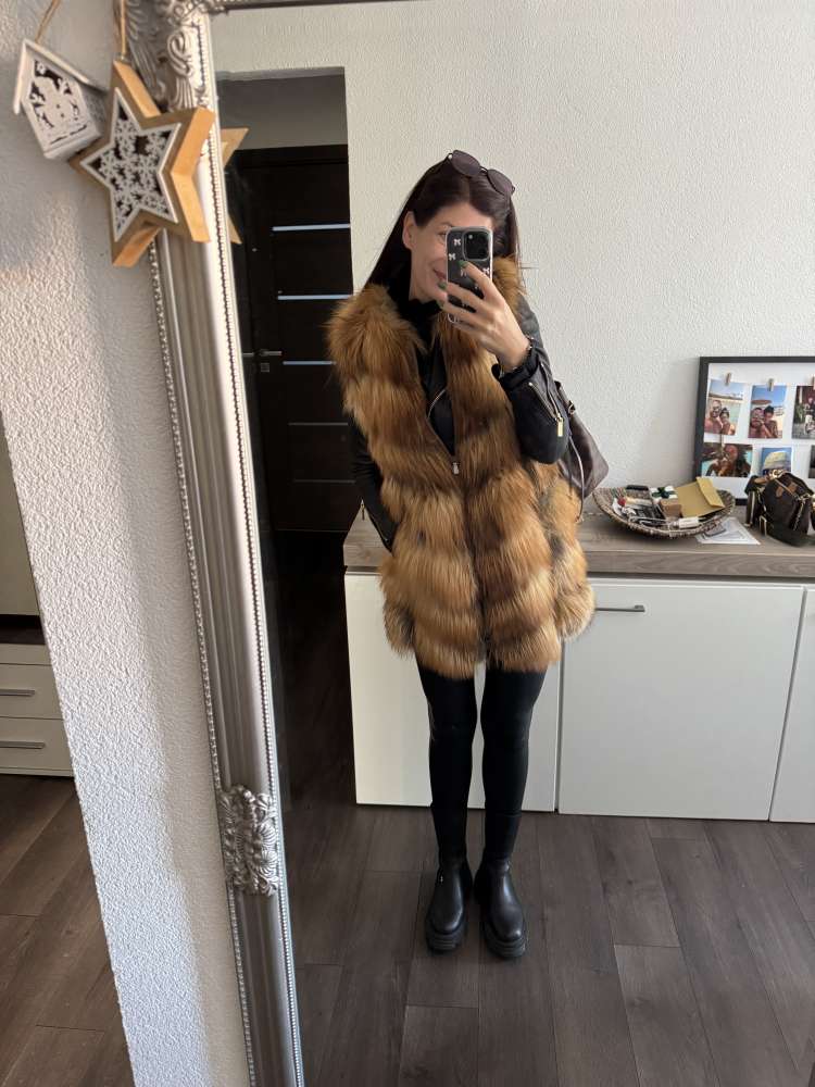 Kozusinova vesta z lisky