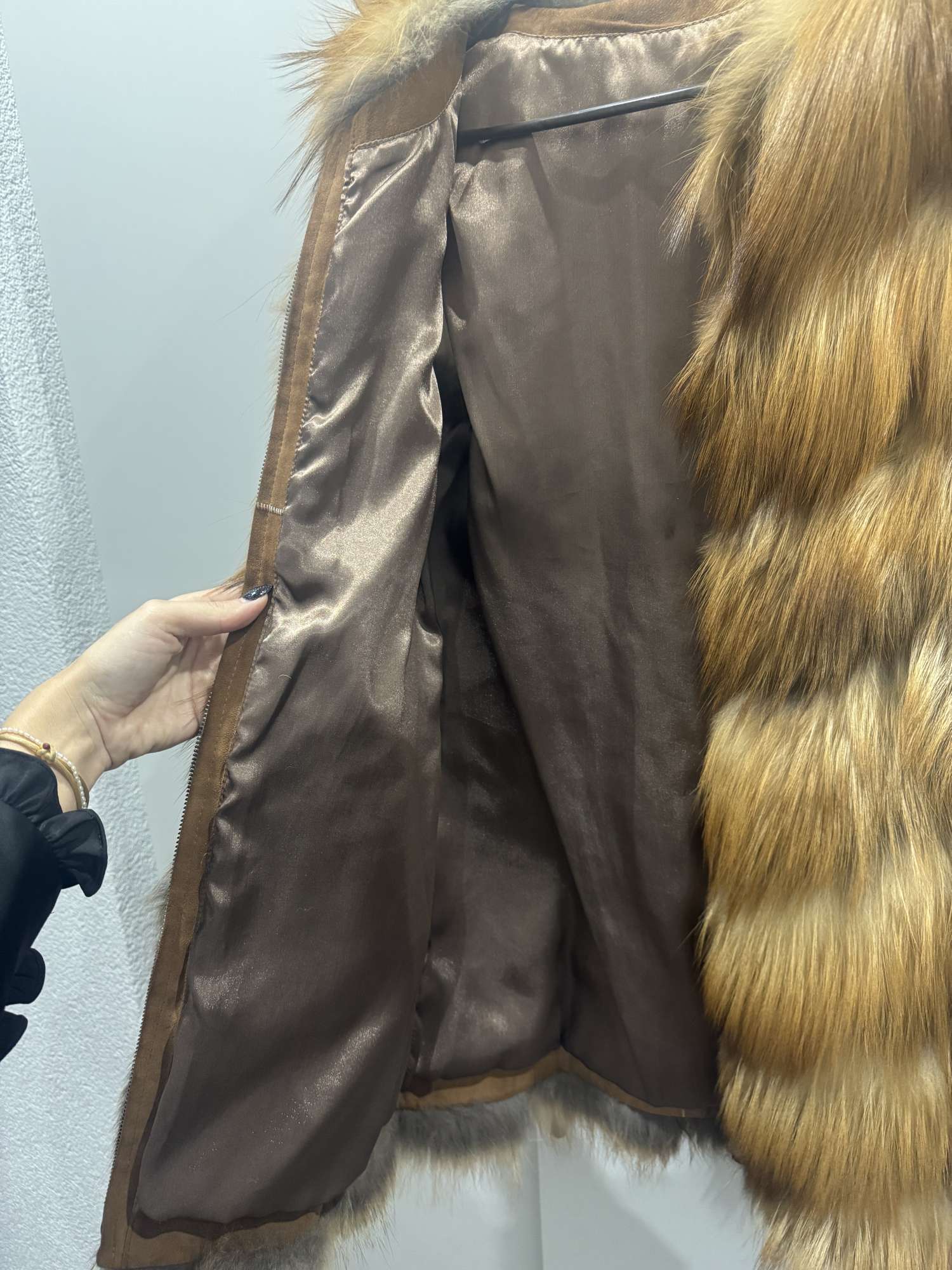 Kozusinova vesta z lisky