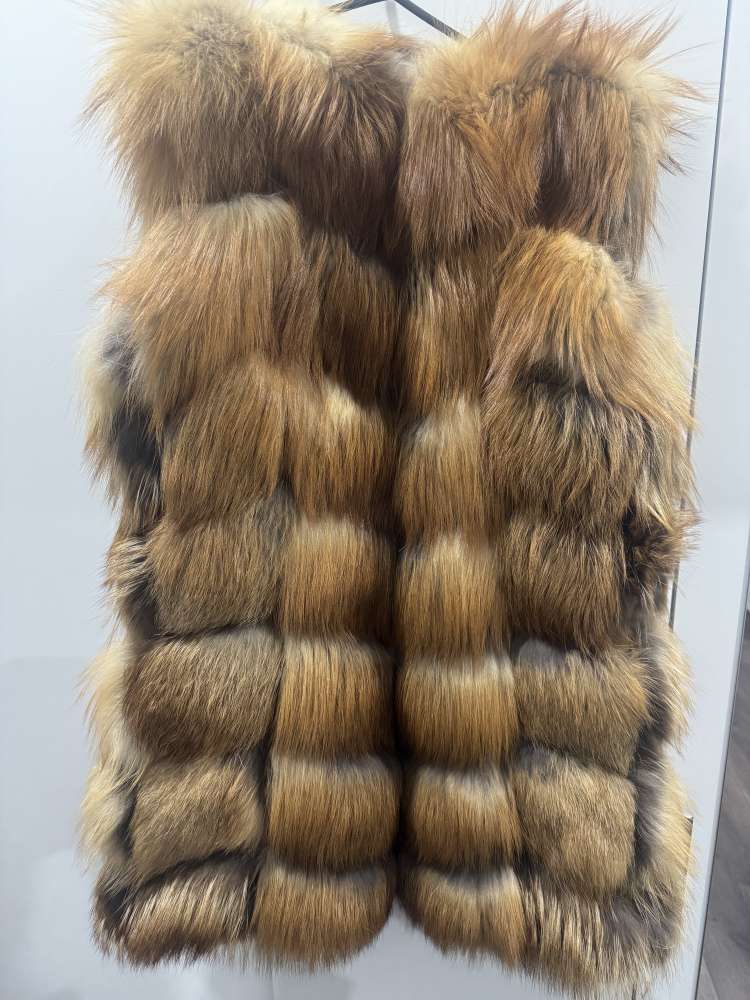 Kozusinova vesta z lisky