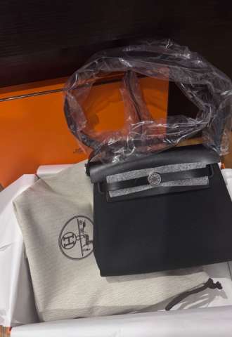 https://www.vipluxury.sk/Mini herbag black phw
