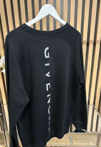 https://www.vipluxury.sk/Givenchy mikina