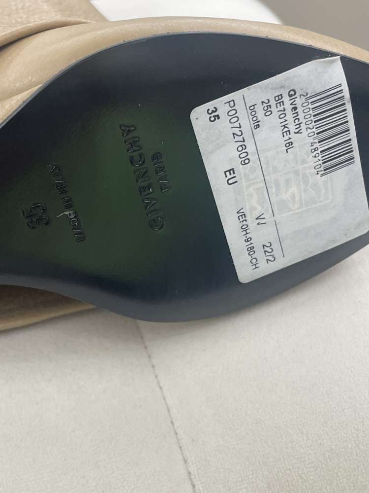Givenchy čižmy