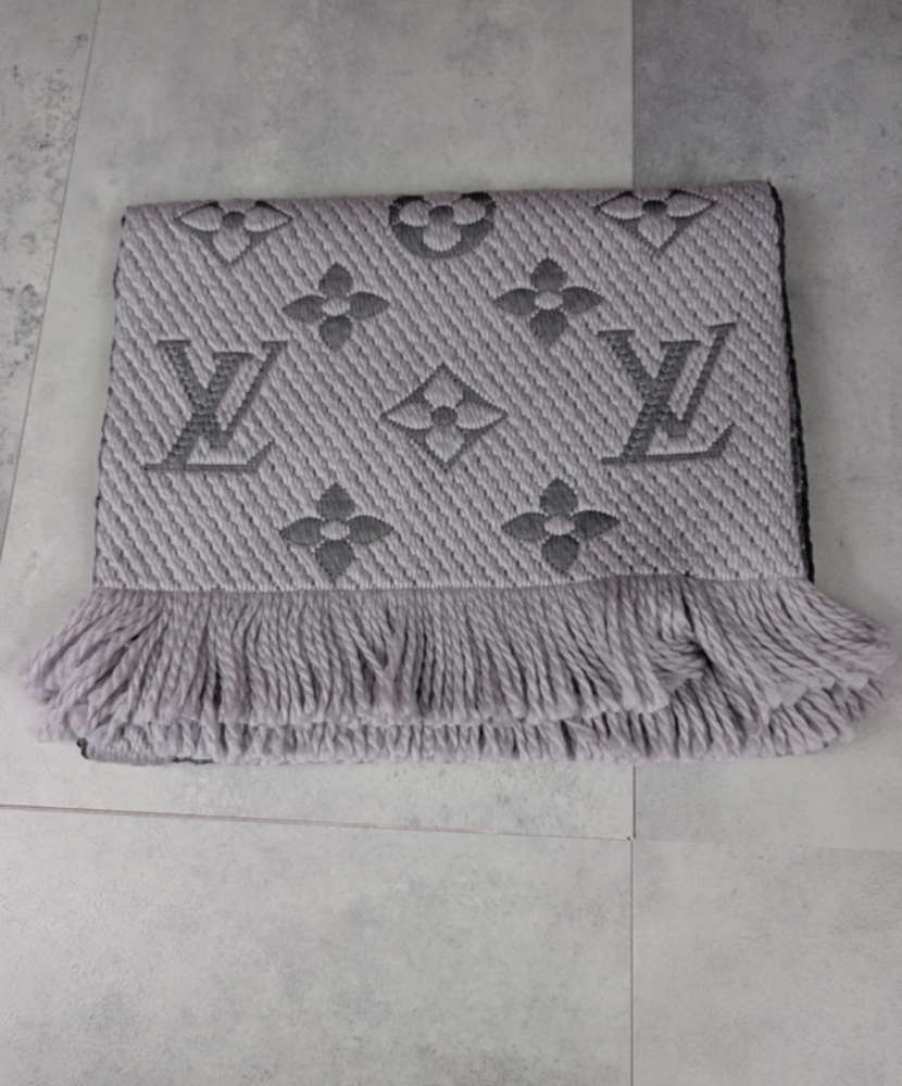 Louis Vuitton šál
