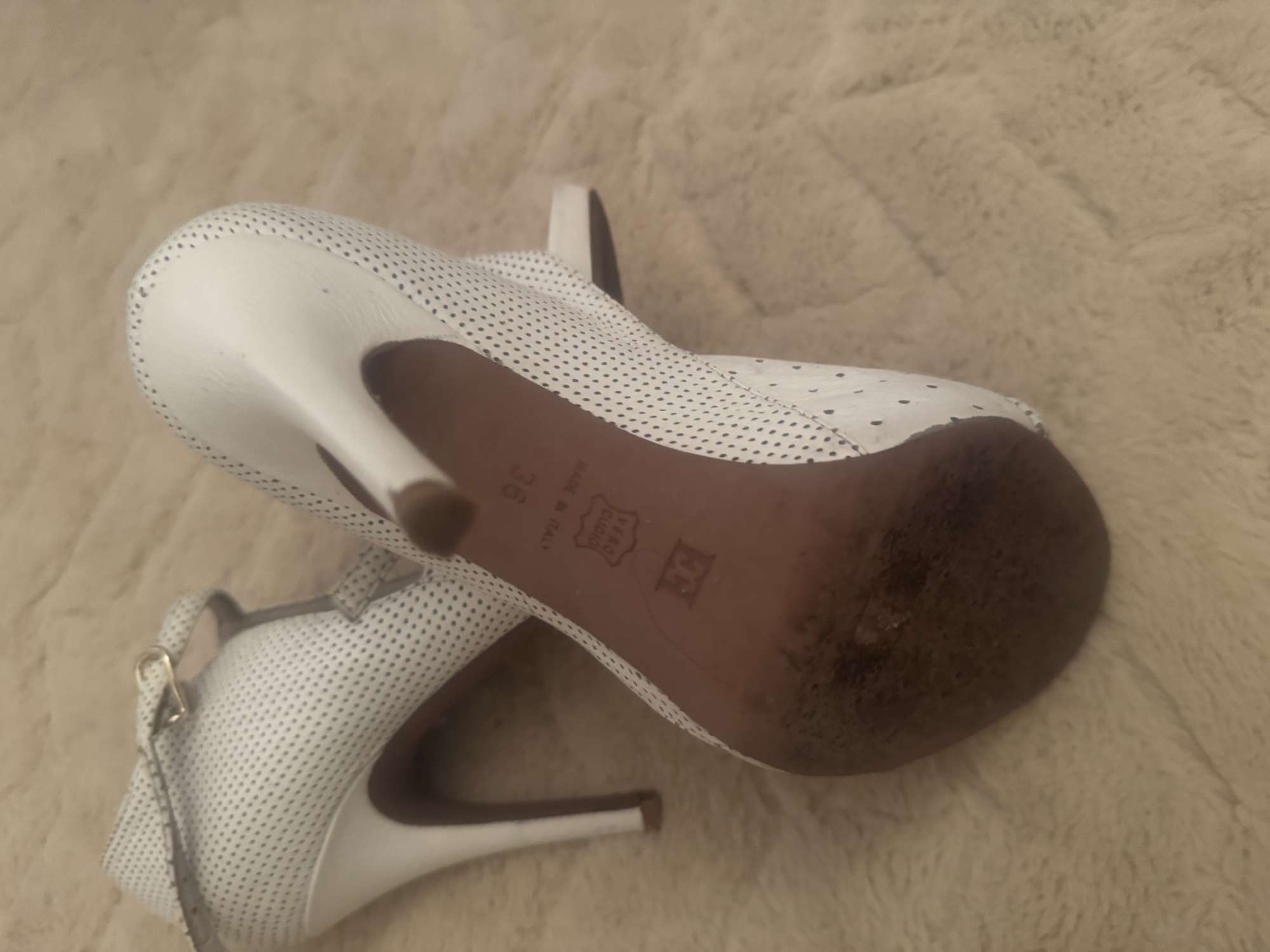 Sandále Escada biele veľkosť 36