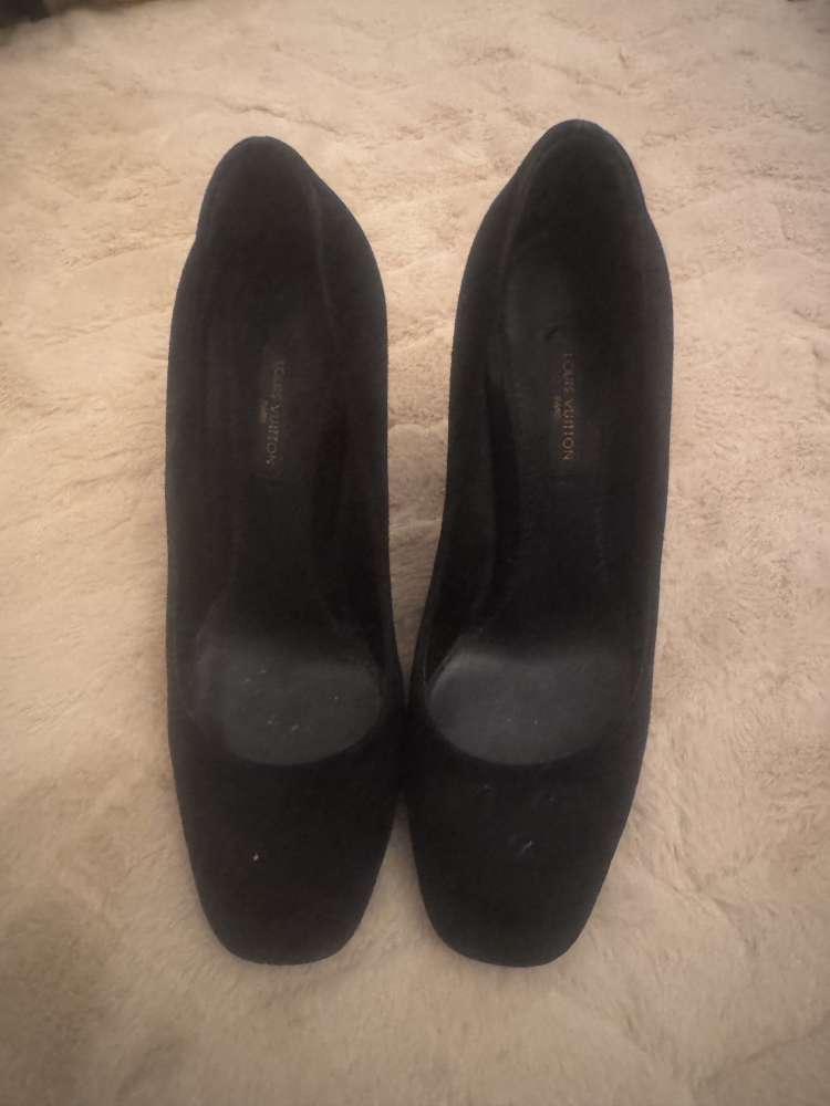 LV semišové topánky čiernej farby