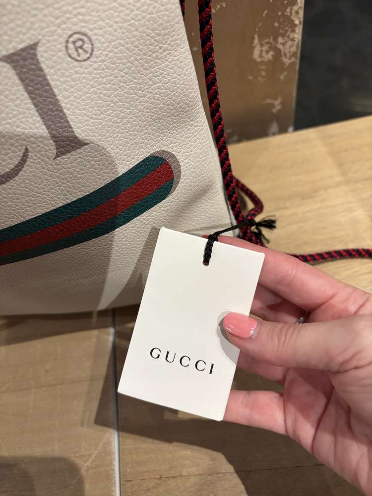 Vak Gucci