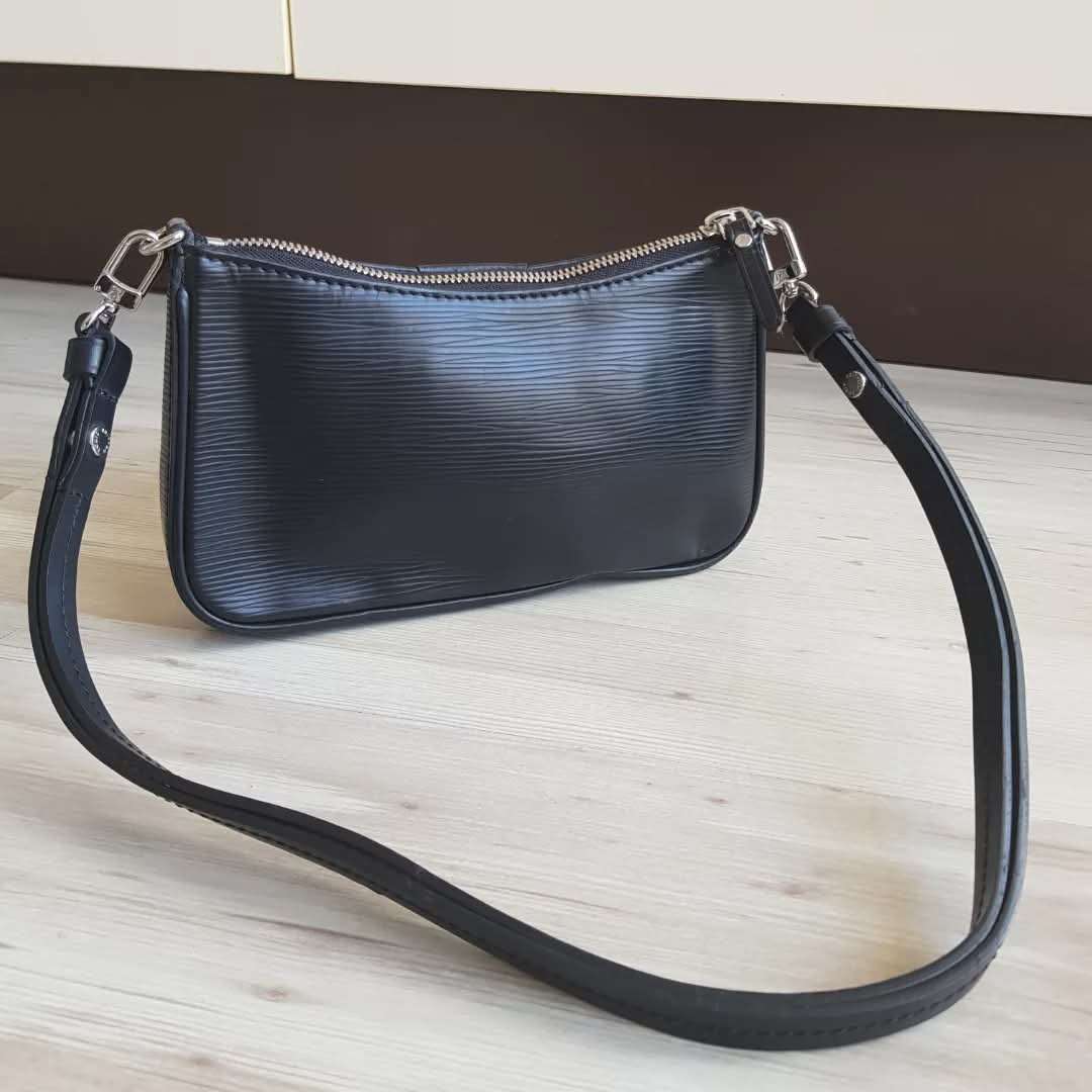 Louis Vuitton Easy Pochette