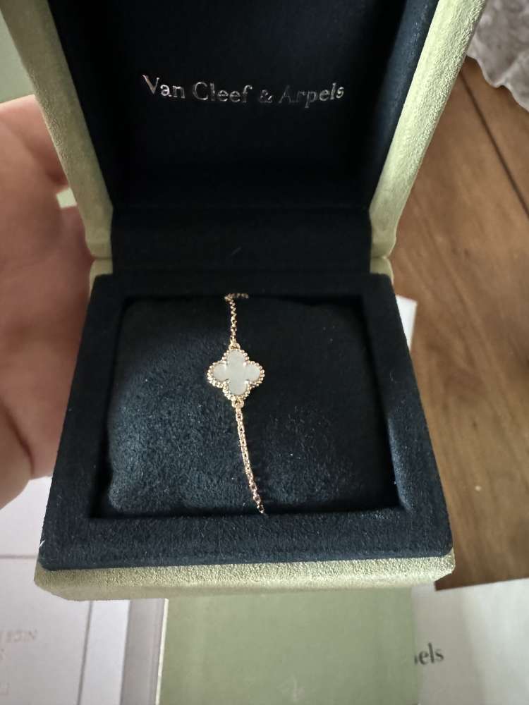 Van cleef & Arpels naramok