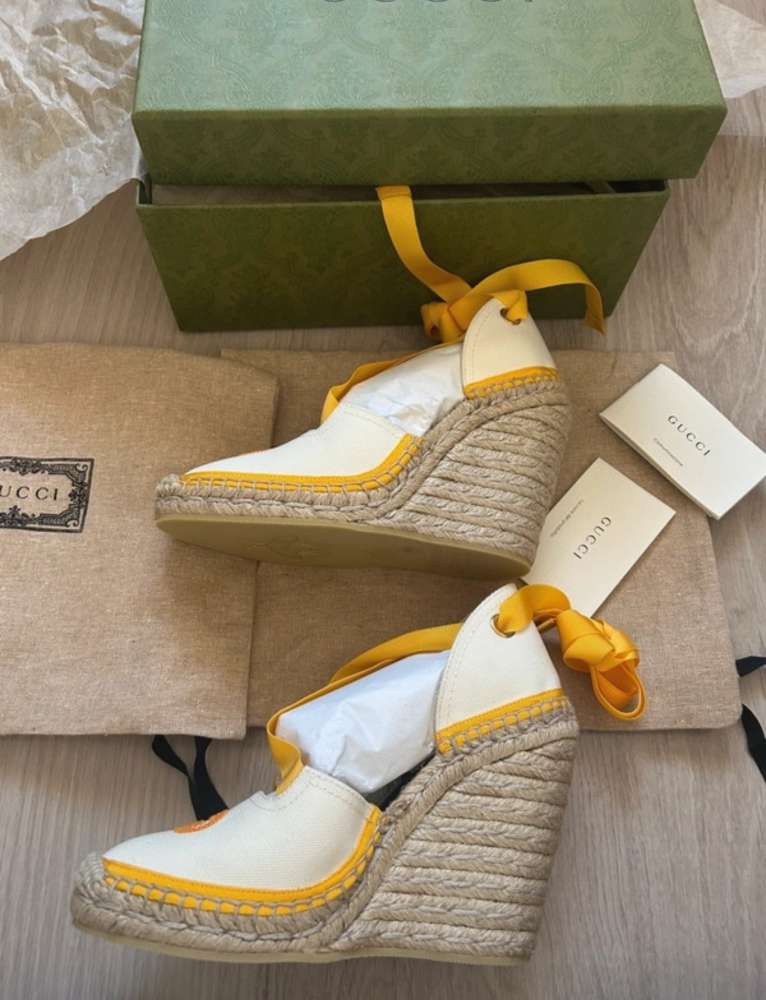 Gucci sandále