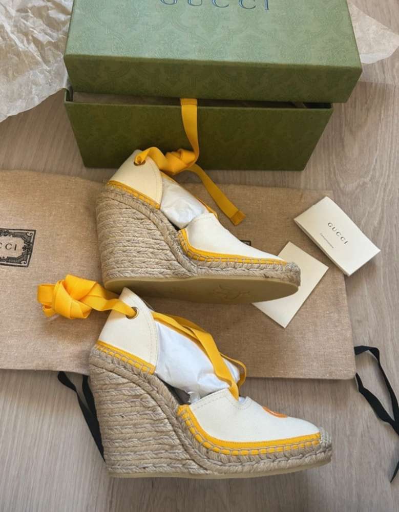Gucci sandále