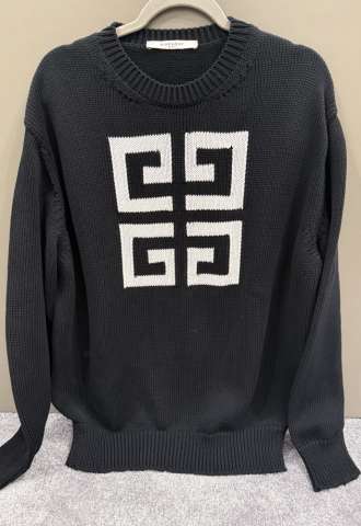 https://www.vipluxury.sk/Sveter Givenchy