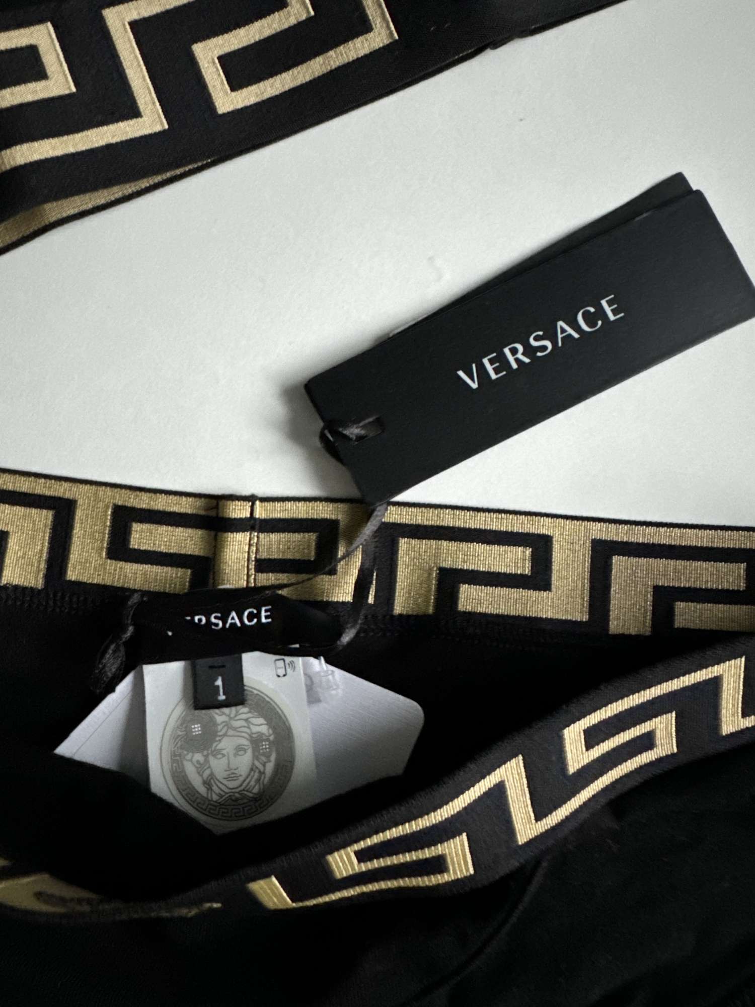 Versace suprava