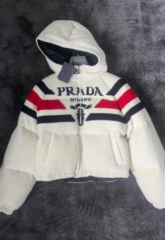 https://www.vipluxury.sk/Prada bunda