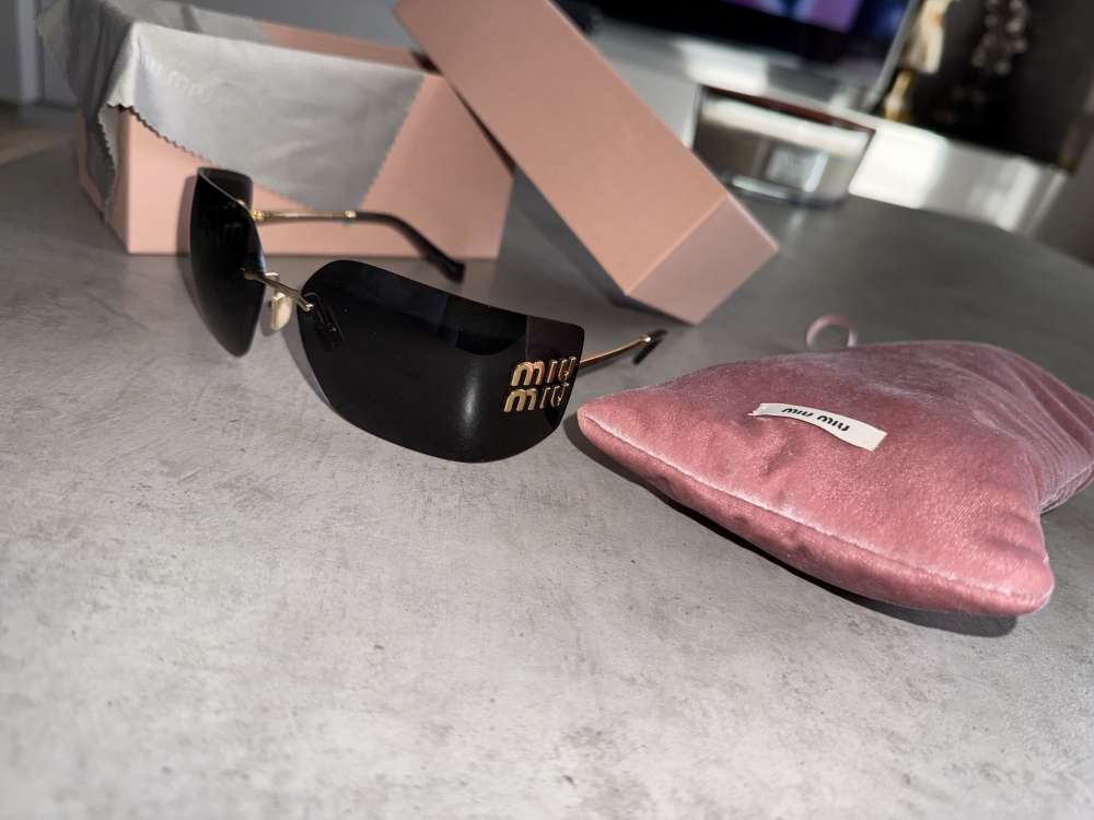 Miu miu okuliare